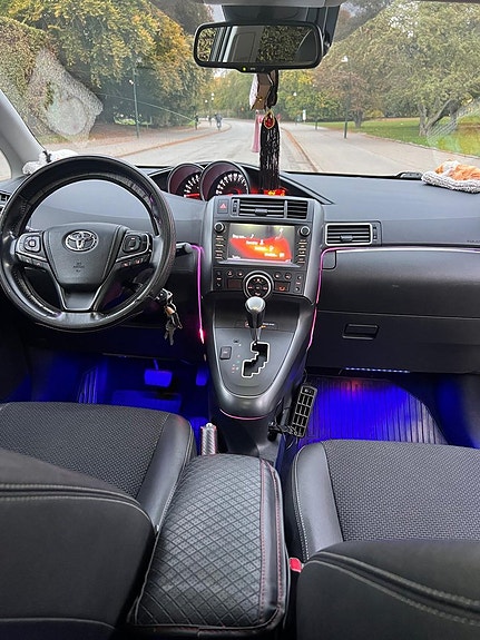 Toyota Verso 3 of 5
