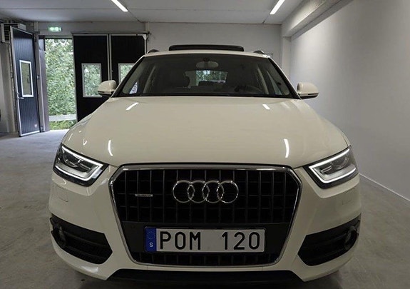Audi Q3 2 of 5
