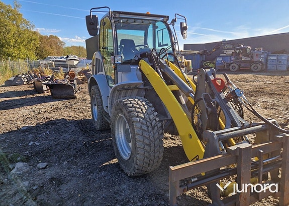 Hjullastare med vikplog - Kramer 8115, Holms PVL240C 2 of 5