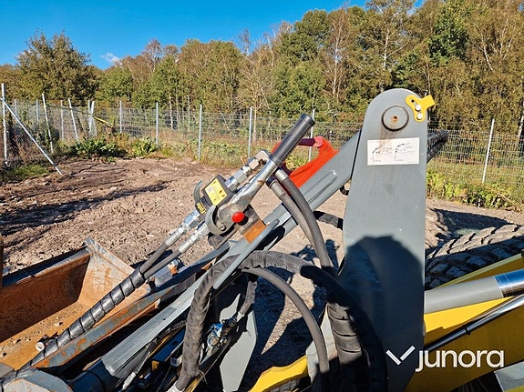 Hjullastare med vikplog - Kramer 8115, Holms PVL240C 13 of 30