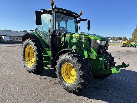 John Deere 6130 R ULTIMATE EDITION AP med nya däck