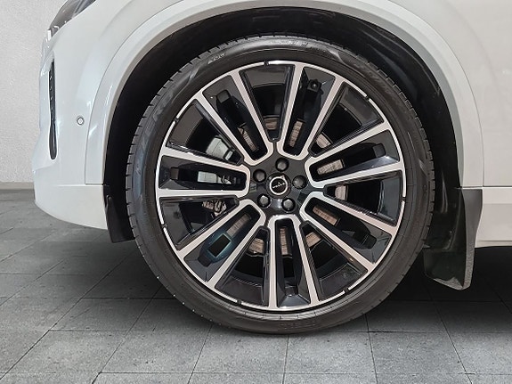 Volvo XC90 12 of 13