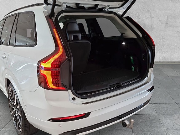 Volvo XC90 9 of 13