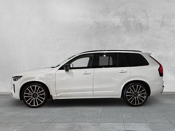 Volvo XC90 11 of 13