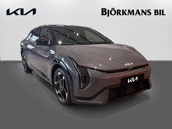 Kia EV4 3 of 27
