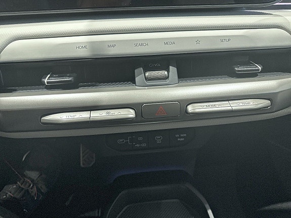 Kia EV4 13 of 27