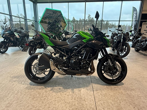 Kawasaki Z900 - Köp Online 11 of 14