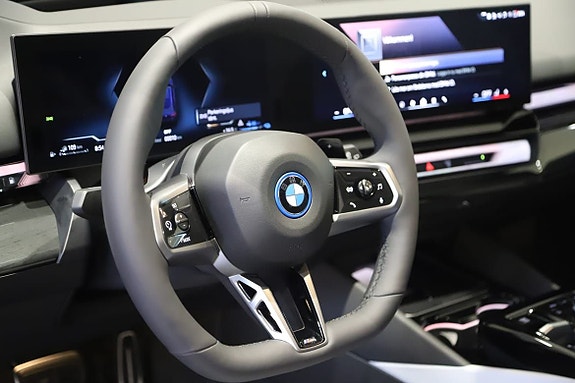 BMW 530e 12 of 17