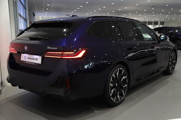 BMW 530e 7 of 17