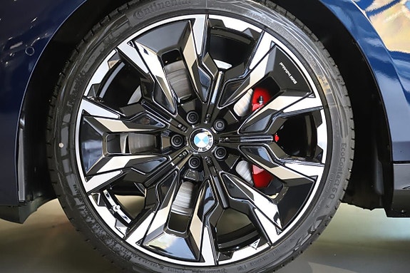 BMW 530e 4 of 17