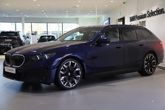 BMW 530e 2 of 17