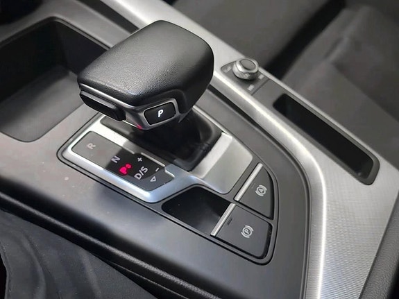 Audi A4 11 of 16