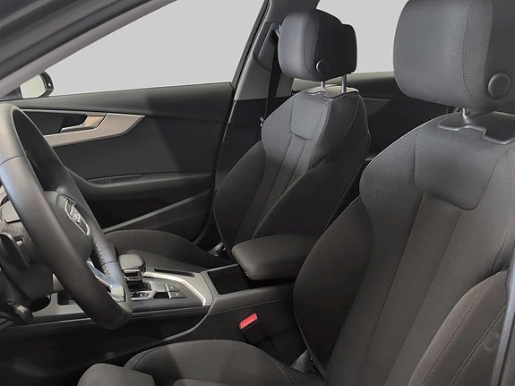 Audi A4 9 of 16