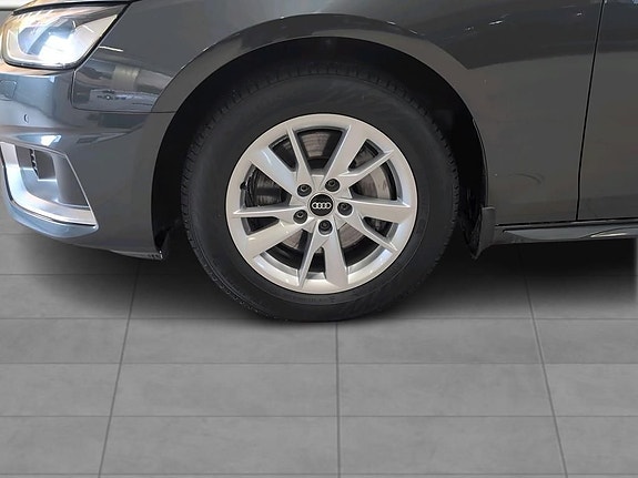 Audi A4 4 of 5