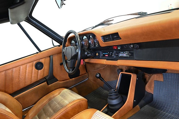 Porsche 911 15 of 19