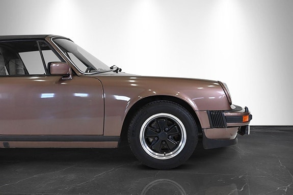 Porsche 911 6 of 19