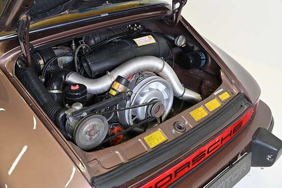 Porsche 911 12 of 19