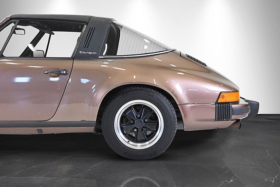 Porsche 911 11 of 19