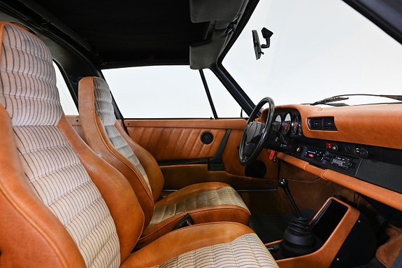 Porsche 911 17 of 19