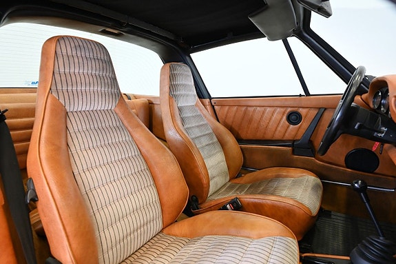 Porsche 911 16 of 19