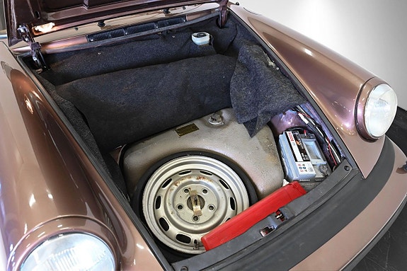 Porsche 911 9 of 19