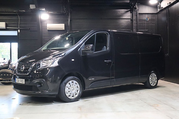Nissan NV300 3 of 5