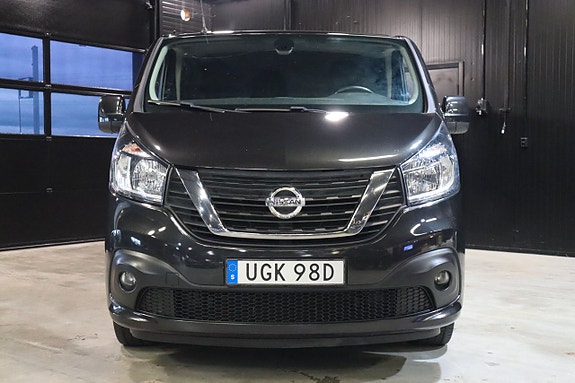 Nissan NV300 2 of 5