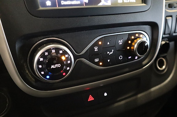 Nissan NV300 14 of 17