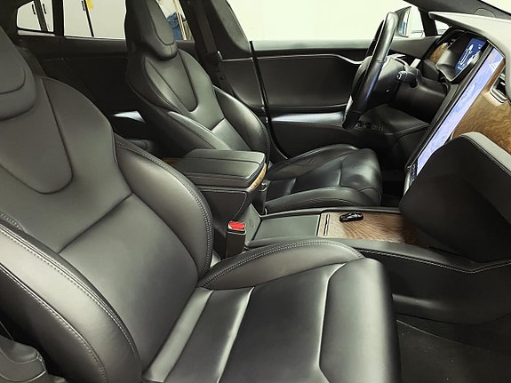 Tesla Model S 15 of 24