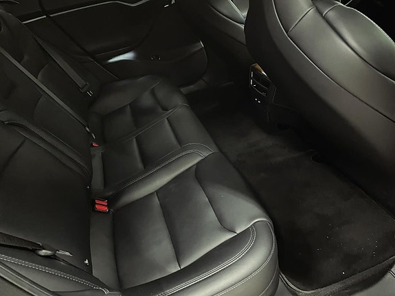 Tesla Model S 12 of 24