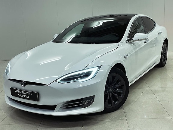 Tesla Model S 8 of 24