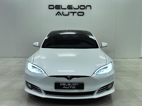 Tesla Model S 23 of 24