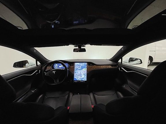 Tesla Model S 14 of 24