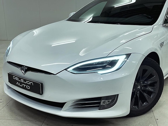 Tesla Model S 9 of 24