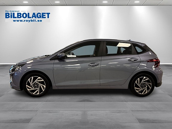 Hyundai i20 2 of 5