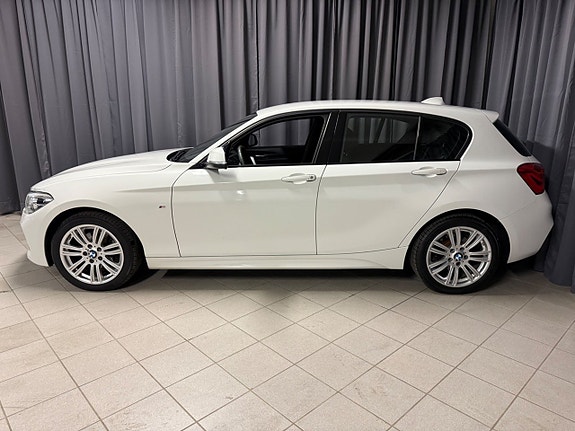 BMW 118d 3 of 5