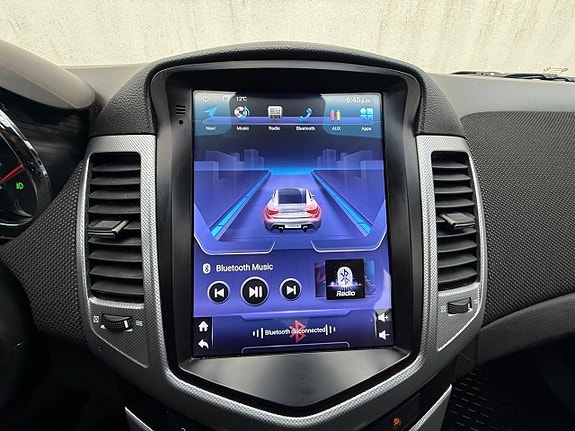 Chevrolet Cruze 11 of 14