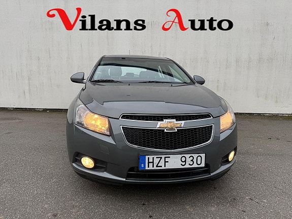 Chevrolet Cruze 8 of 14
