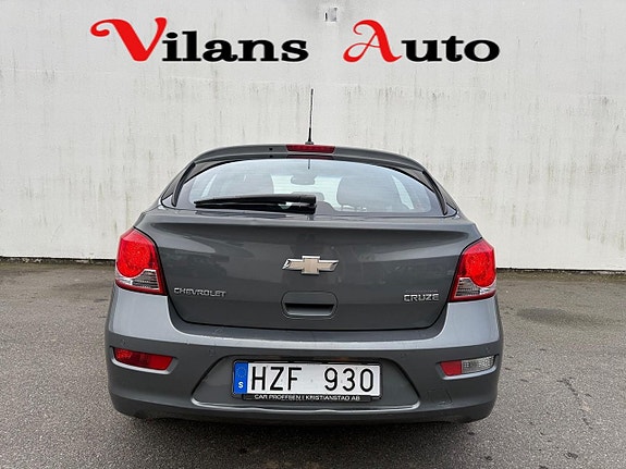 Chevrolet Cruze 9 of 14