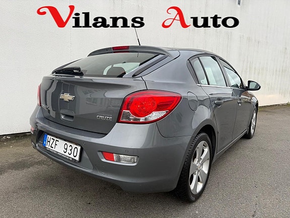 Chevrolet Cruze 6 of 14