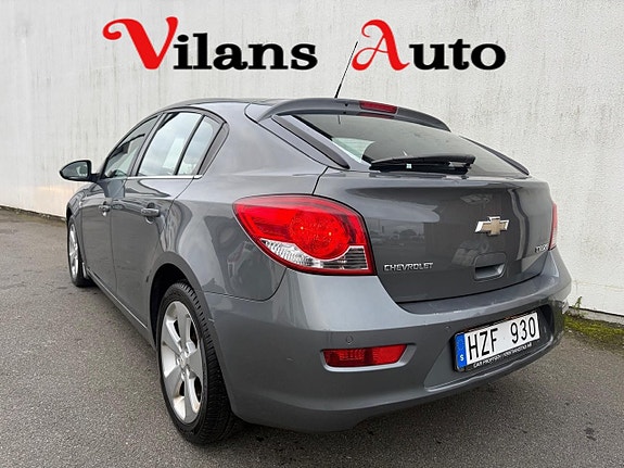 Chevrolet Cruze 7 of 14