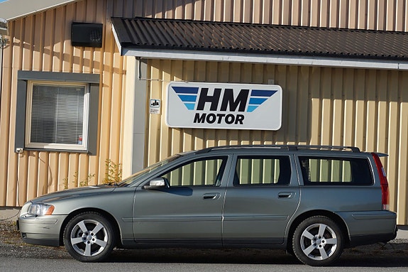 Volvo V70 2 of 5