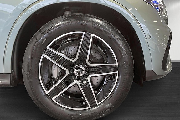 Mercedes-Benz GLC300 e 5 of 5