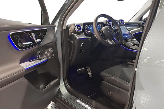 Mercedes-Benz GLC300 e 11 of 20