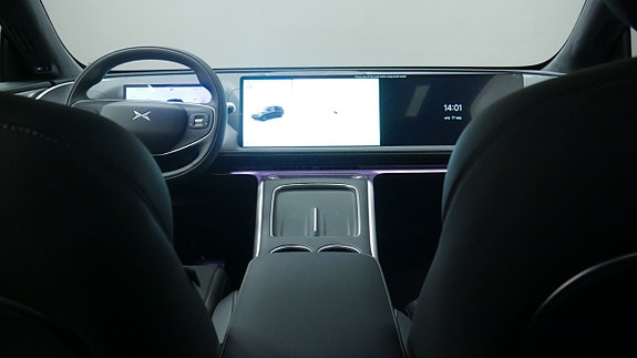 XPeng G9 12 of 15