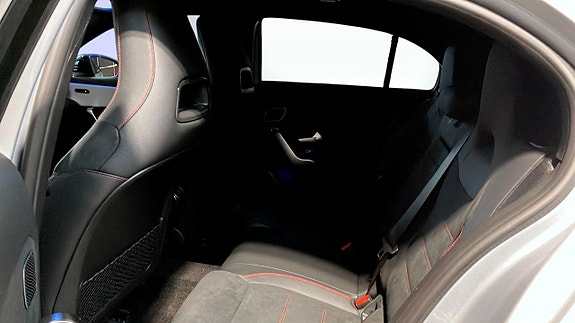 Mercedes-Benz A250 e 8 of 11
