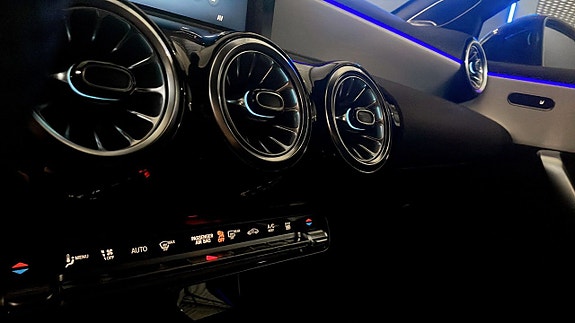 Mercedes-Benz A250 e 10 of 11