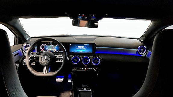 Mercedes-Benz A250 e 7 of 11