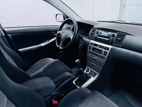 Toyota Corolla 5 of 17