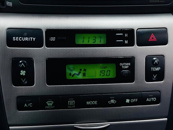 Toyota Corolla 12 of 17